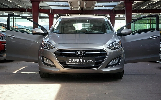 Hyundai I30 cena 48900 przebieg: 74800, rok produkcji 2016 z Golczewo małe 742
